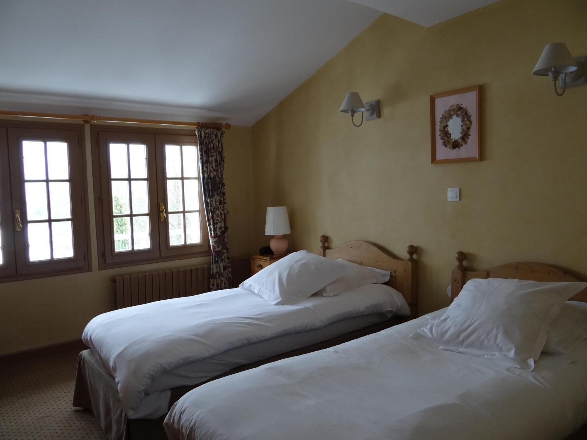 Auberge Des Chasseurs Echenevex Phòng bức ảnh