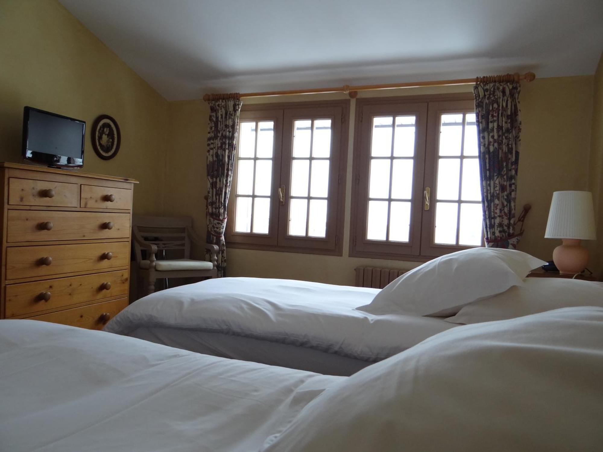 Auberge Des Chasseurs Echenevex Phòng bức ảnh