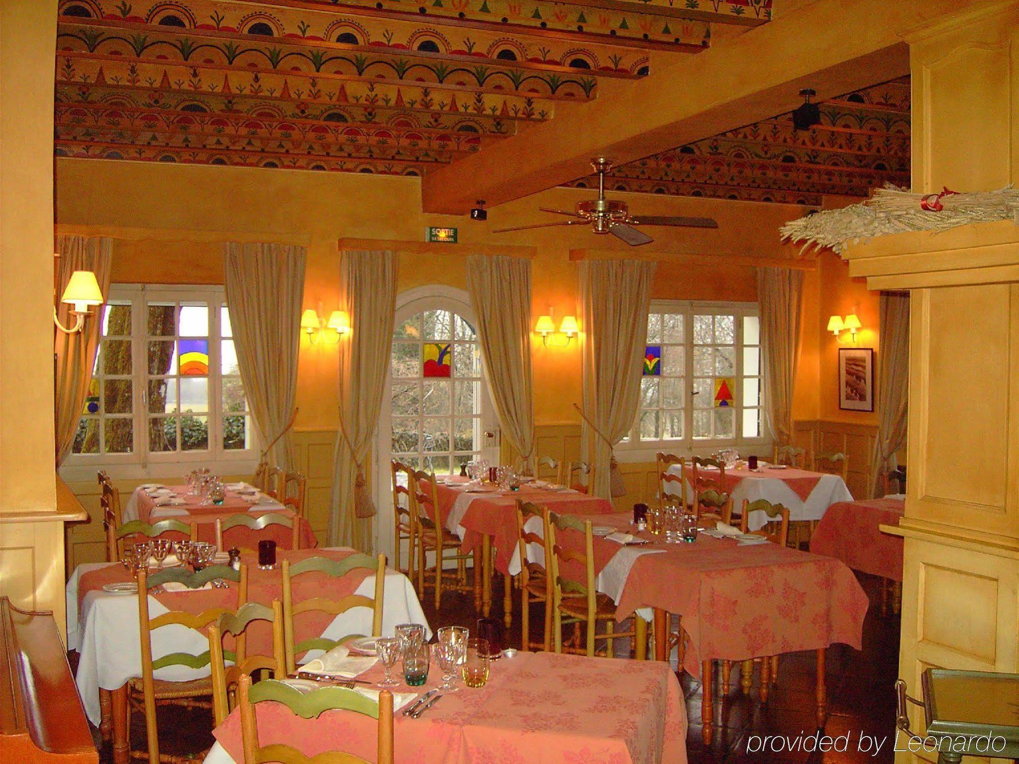 Auberge Des Chasseurs Echenevex Nhà hàng bức ảnh