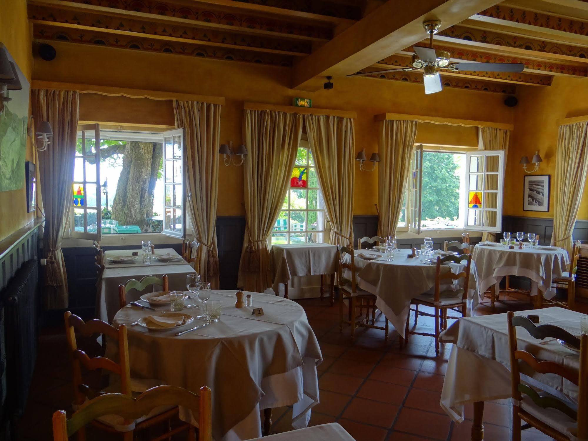 Auberge Des Chasseurs Echenevex Ngoại thất bức ảnh