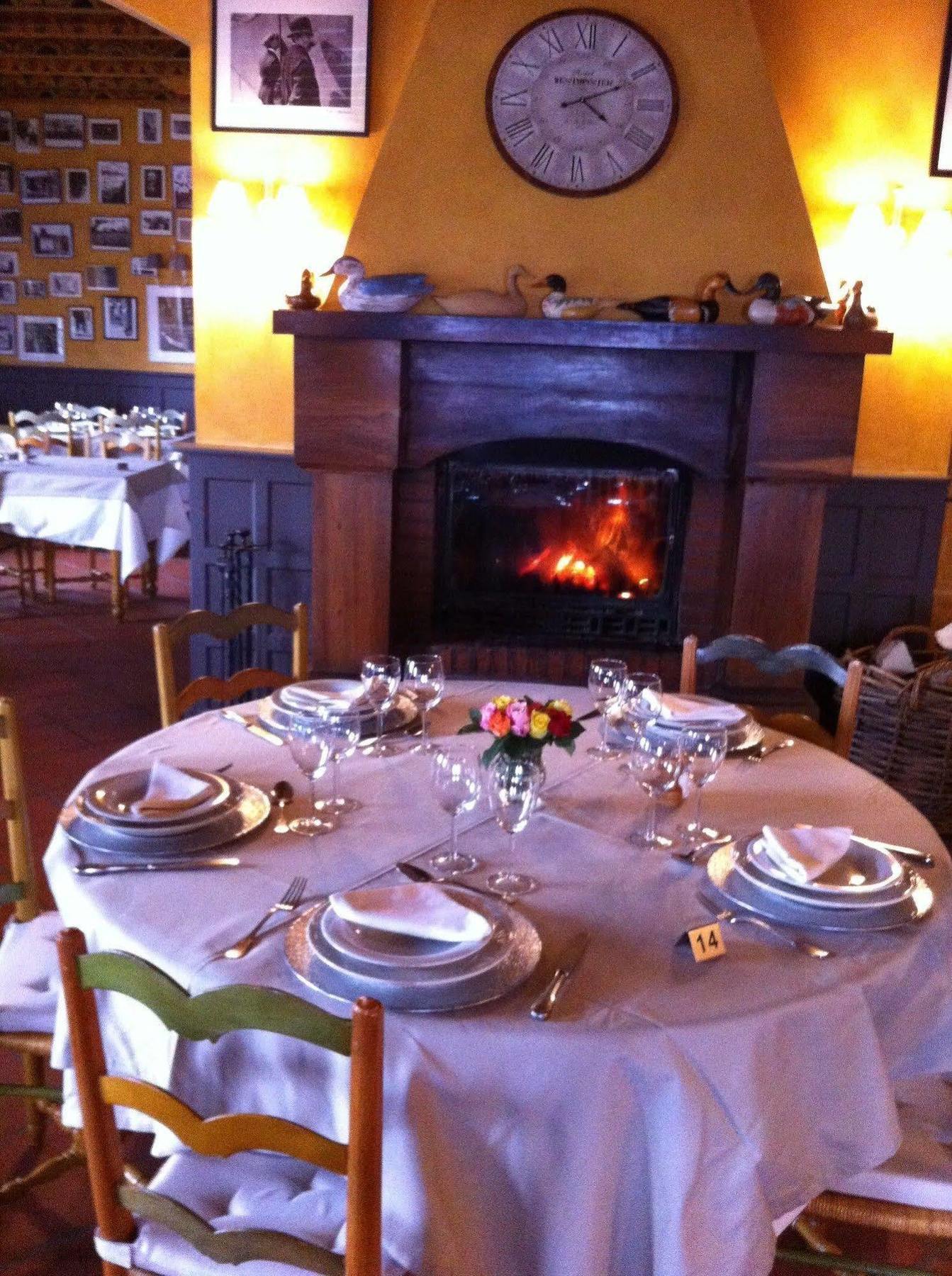 Auberge Des Chasseurs Echenevex Ngoại thất bức ảnh